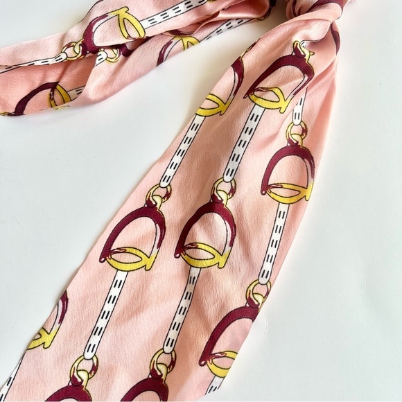 Vintage Retro Designer Inspired Long Hanging Scrunchie in Pink - Picture 4 of 4